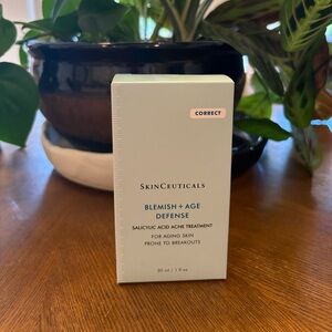 SkinCeuticals Blemish + Age Defense - Light Blue